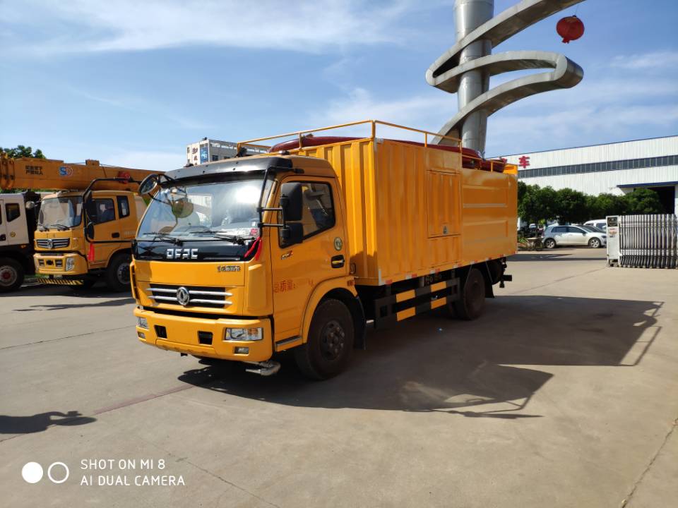 東風(fēng)大多利卡污水處理車